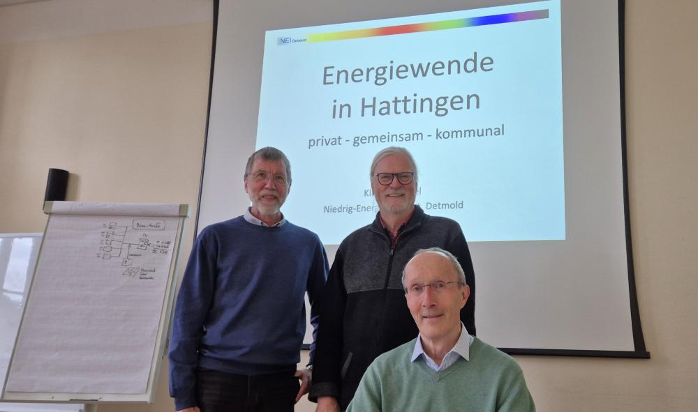 von links: Rolf-Novy-Huy und Michael Schaad von der BürgerEnergie Hattingen e.V. und unser Dozent Klaus Michael